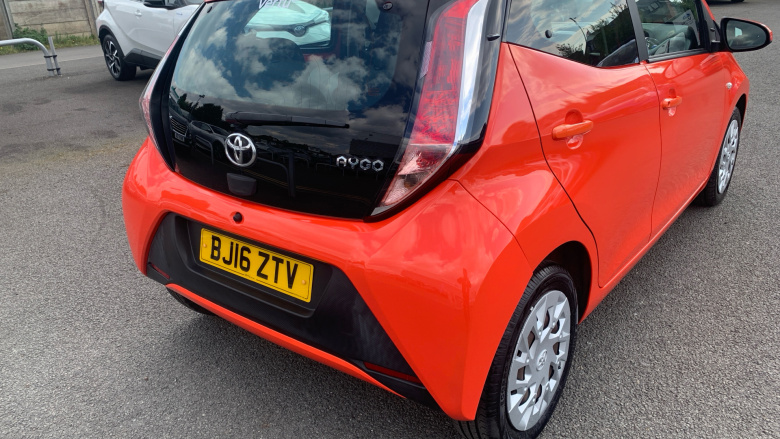 Toyota Aygo 1.0 VVT-i X-Play 5dr Petrol Hatchback